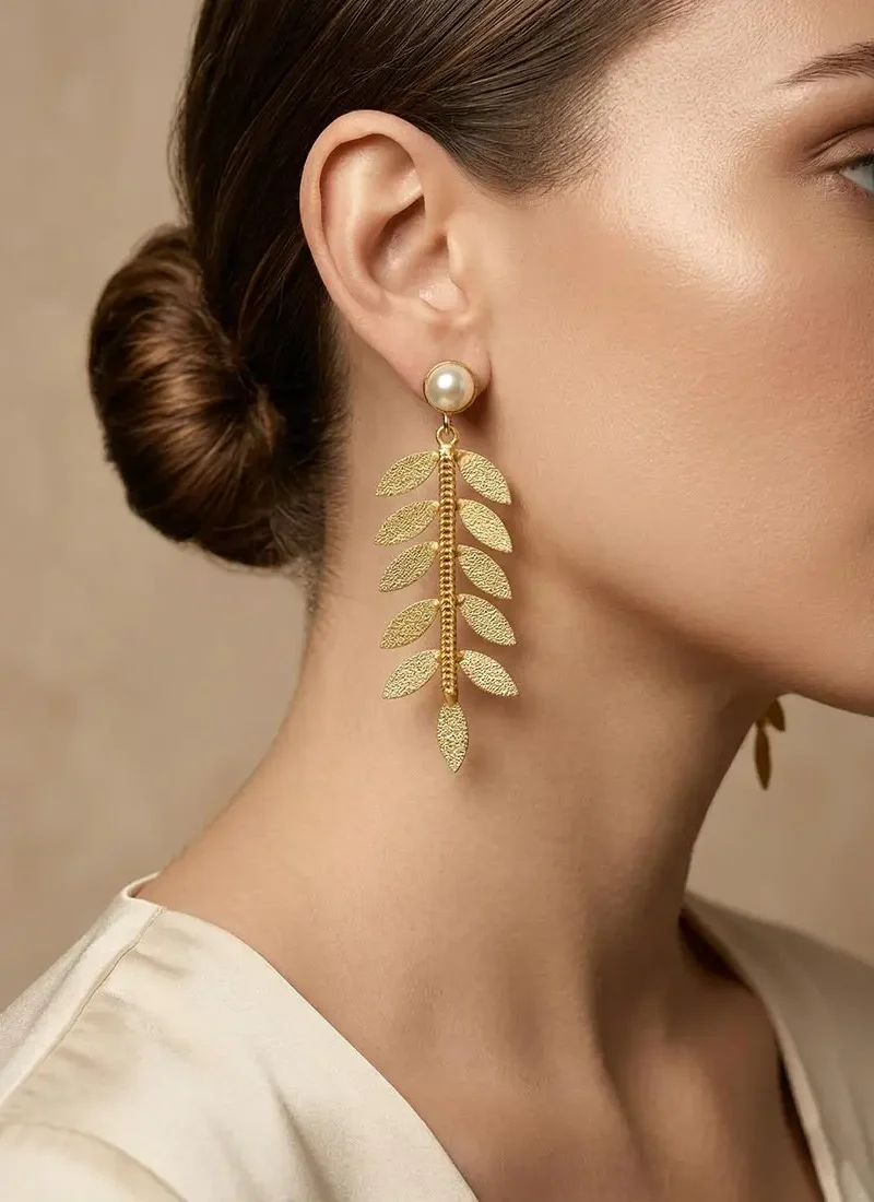 Golden leaves with shell pearl stud