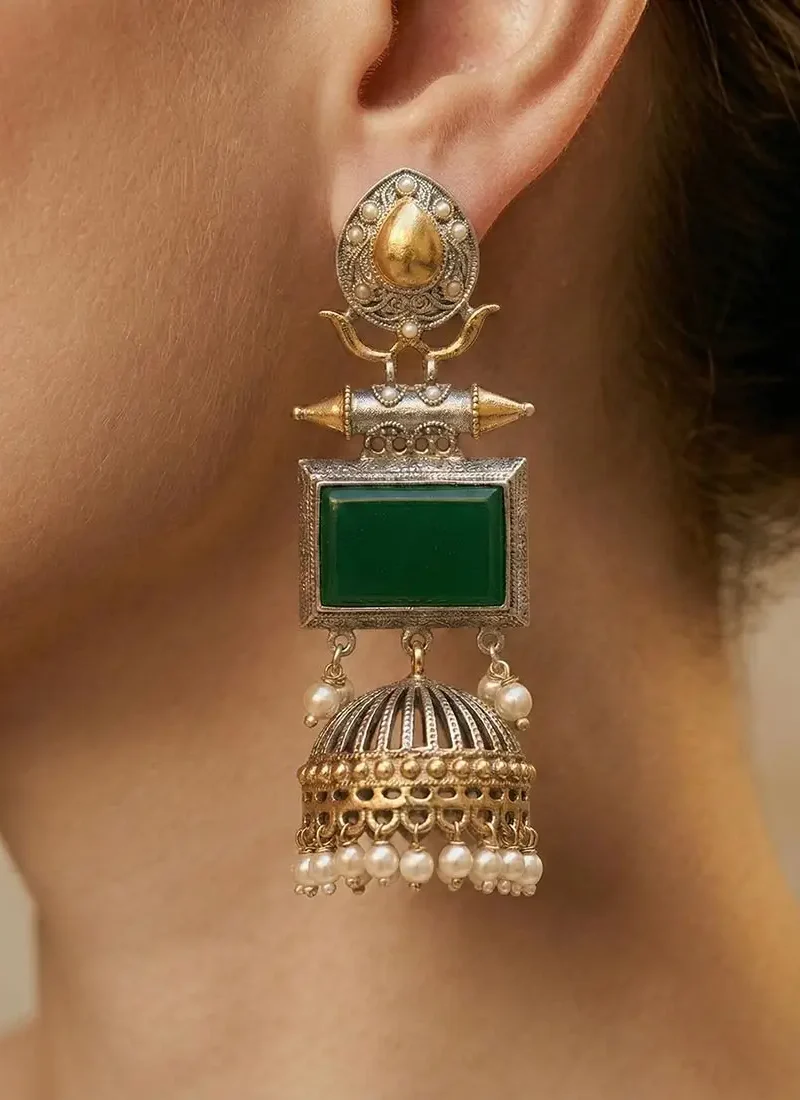 Antique Silver and green onyx stone with pearl dangling